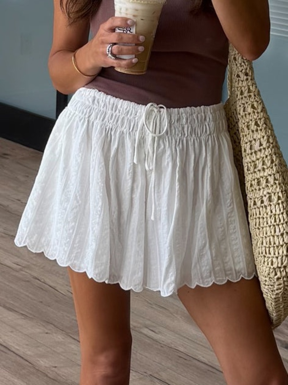 Talulah JuJu White Scallop Hem Drawstring Shorts with Pockets Size M